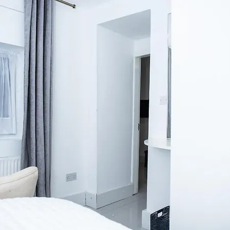 1B Apartment, 30 Mins To Oxford Street Londra Esterno foto
