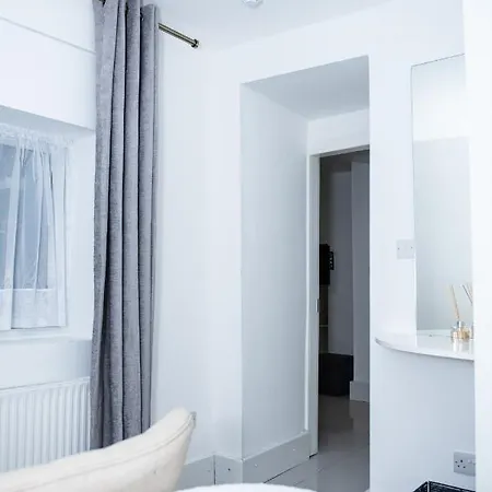 1B Apartment, 30 Mins To Oxford Street Londra Esterno foto